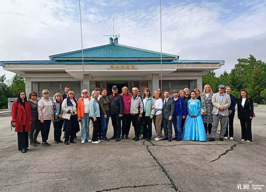 Первая группа туристов с Дальнего Востока посетила Северную Корею фото