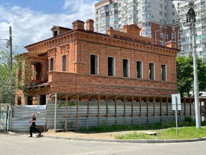 Старинный дом открыли миру в Благовещенске сняли леса с дома Берчанского фото