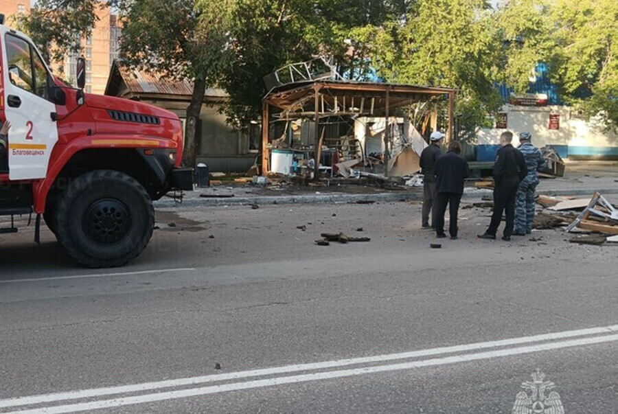 По факту взрыва в торговом ларьке в Благовещенске началась доследственная проверка   