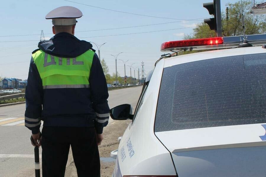 На дорогах Благовещенска автомобилистам объяснят последствия неуплаты штрафов ГИБДД