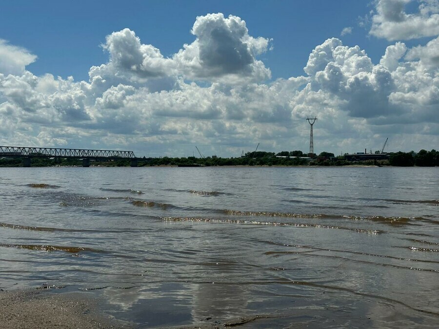 В Благовещенске до сих пор не нашли затянутого в водоворот на Зее подростка