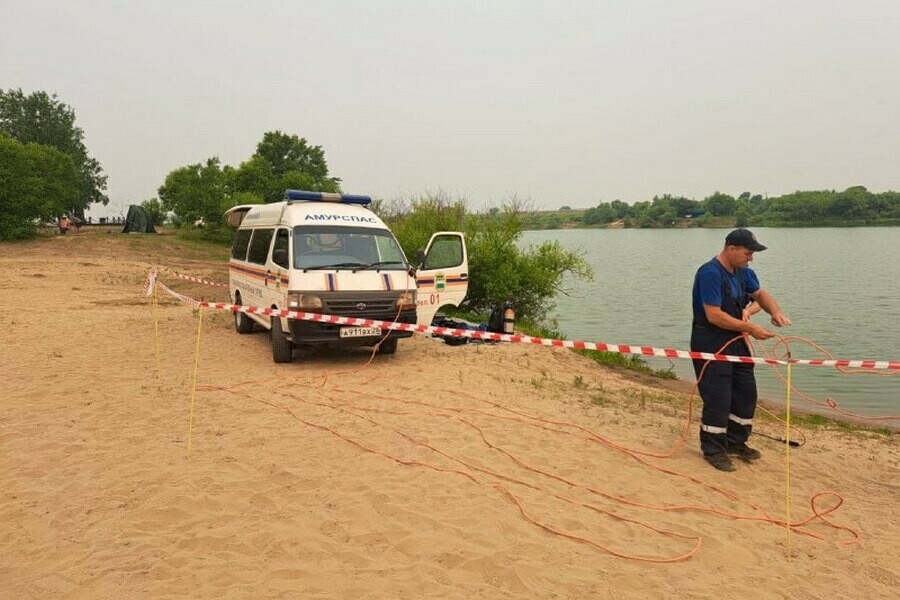 На Владимировском озере водолазы приступили к поиску утонувшего 