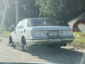 Никто не терял В Благовещенске на парковке обнаружили раздетый Toyota Crown