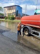 В Благовещенске после тропического ливня с улиц откачали больше 150 кубометров воды