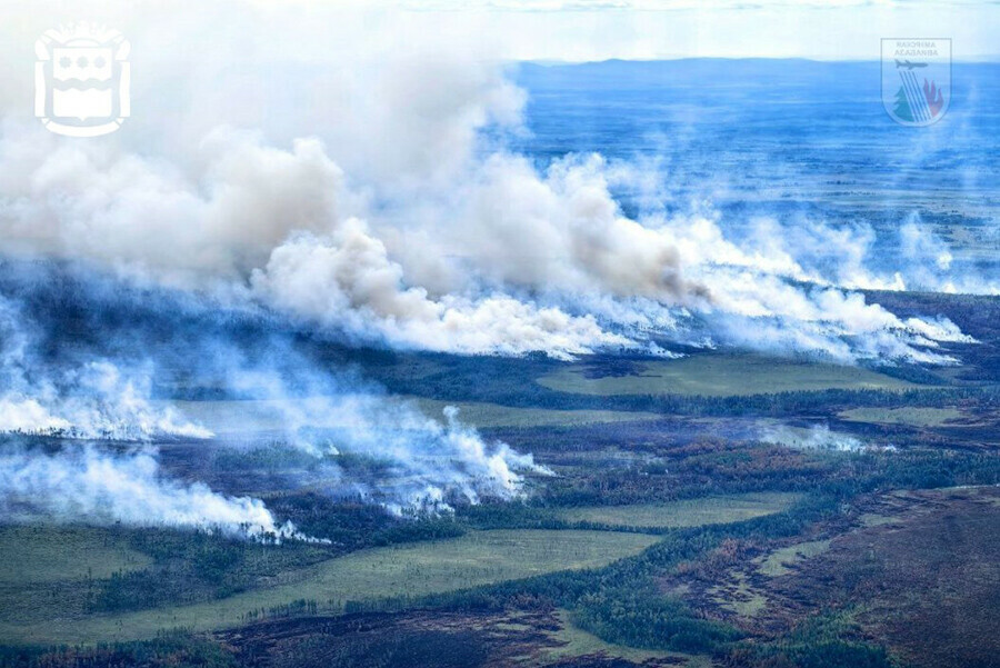 Природный пожар в Амурской области обнаружили с воздуха 