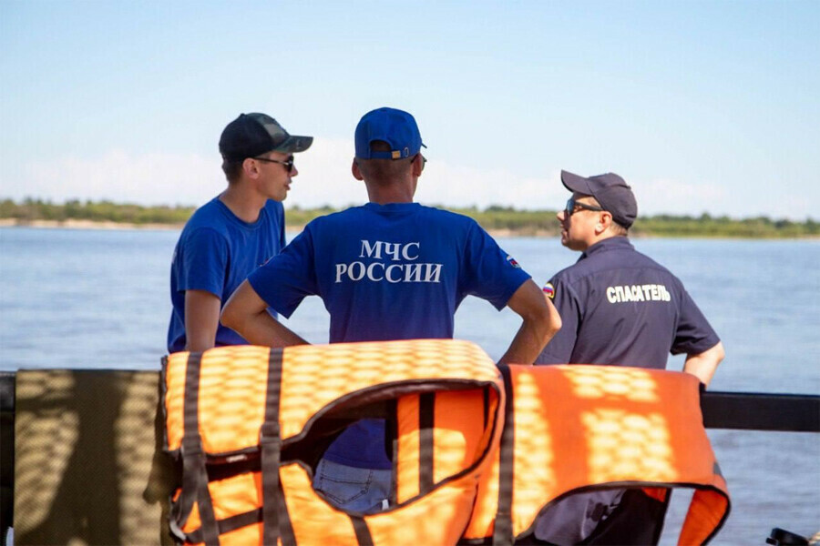 Тонущего человека спасли на Зее в Благовещенске 