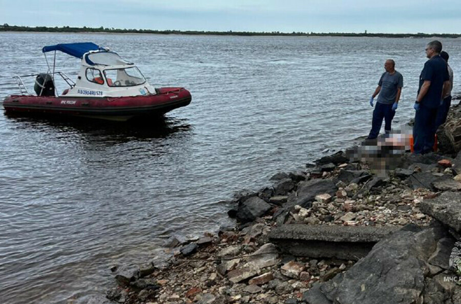 На Зее в Благовещенске амурчанку едва не унесло течением