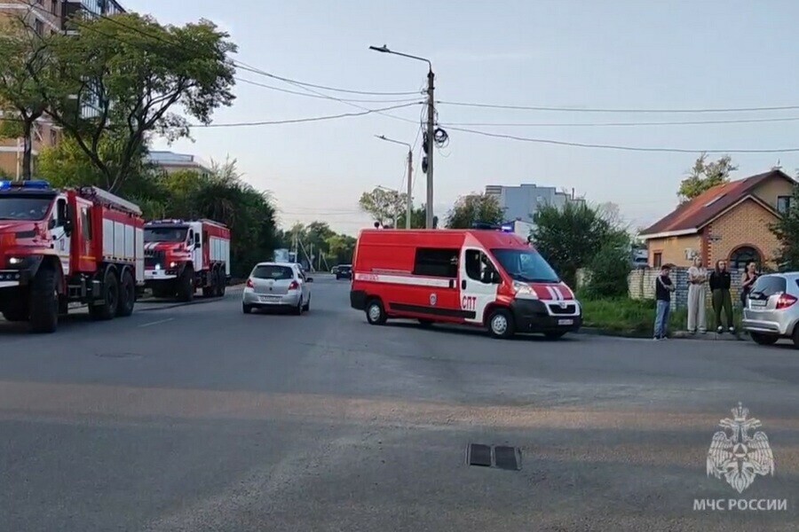 Задымление в финтесцентре Благовещенска заставило эвакуироваться людей  