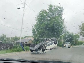 Травмирована девушка Стали известны подробности ДТП с переворотом на крышу в Благовещенске