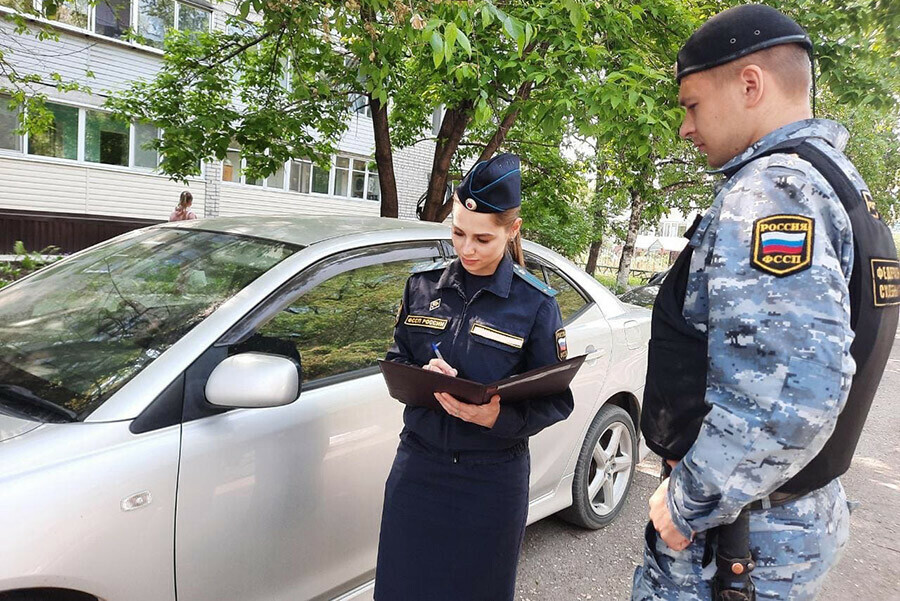 Благодаря амурским приставам с мошенников  юристовавтостраховщиков  взыскан ущерб в пользу потерпевших