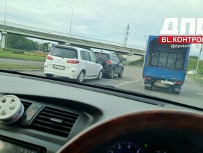 В Благовещенске затруднено движение на кольцевой развязке по Театральной