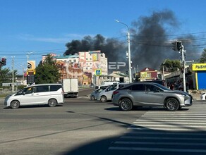 Черный дым до неба В МЧС рассказали что горело в Благовещенске на Текстильной