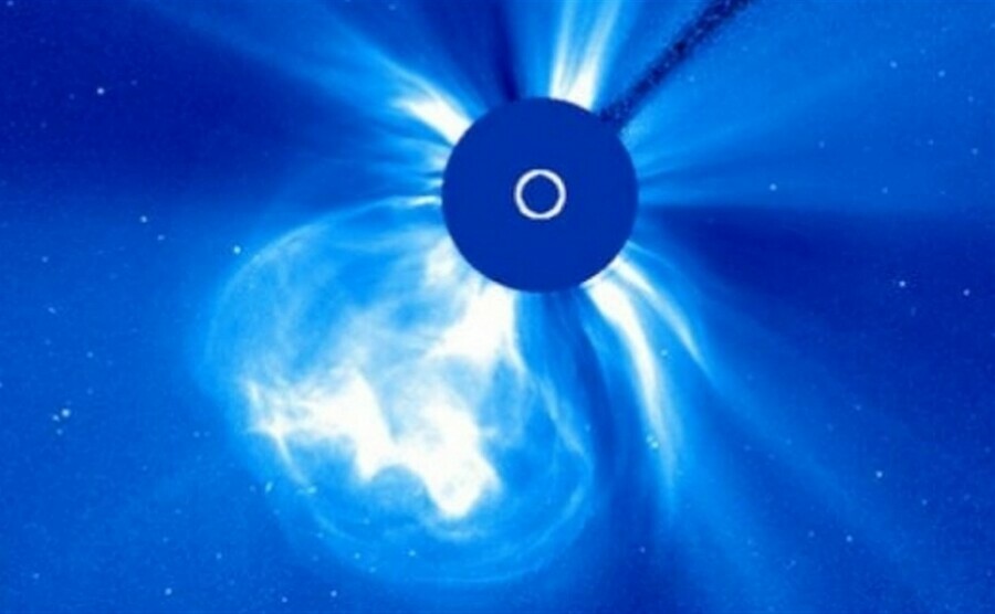 На Землю обрушится сильнейшая магнитная буря Солнце выбросило крупнейшее за последние годы облако плазмы 