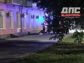 В центре Благовещенска выпала из окна и разбилась насмерть женщина