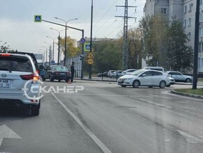 Перед Зейским мостом произошло ДТП движение затруднено фото 