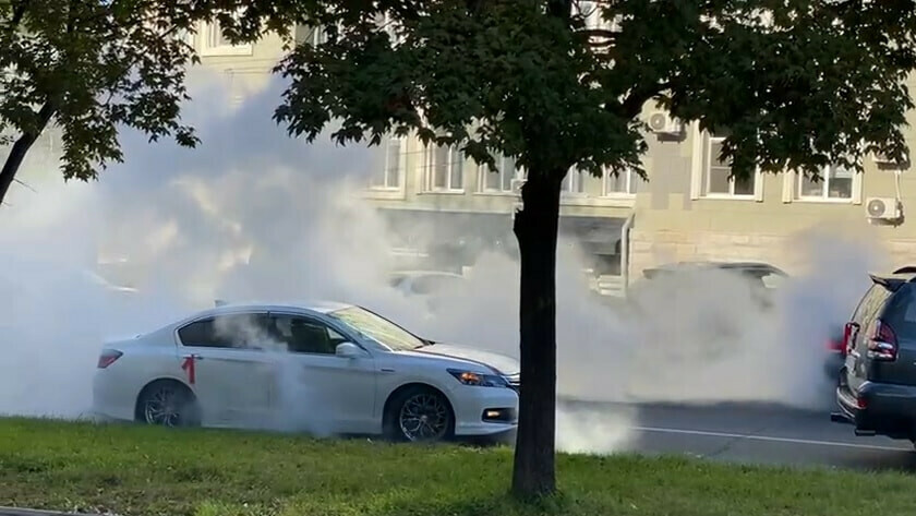 Cтранная свадьба блокировала центральную улицу в Хабаровске видео