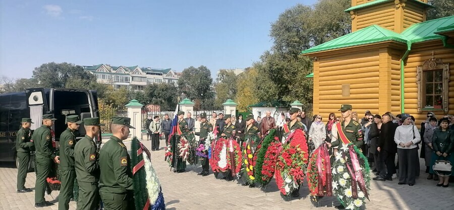 Известного амурчанина Евгения Соколовского погибшего на СВО с почестями проводили в последний путь