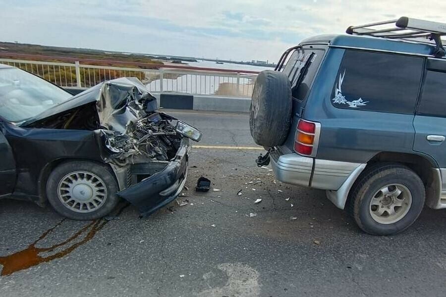 За сутки на старом мосту через Зею произошло два ДТП фото 