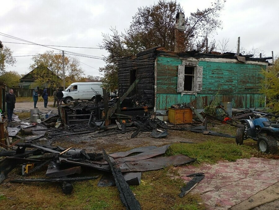 Последнего ребенка нашли в объятиях матери в Свободном после пожара в котором погибли женщина с тремя детьми провели КЧС видео