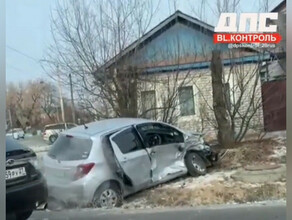 В Благовещенске лоб в лоб столкнулись две иномарки Есть пострадавшие фото видео