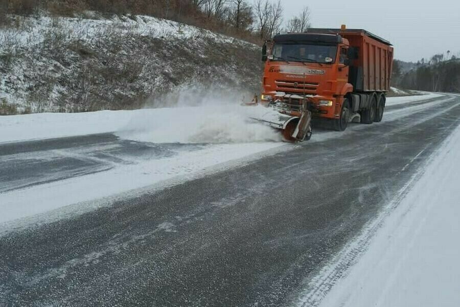 В Амурской области на федеральной трассе ограничили движение грузового транспорта и автобусов