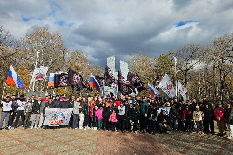 Спортсмены Благовещенска сделали вклад в экологический облик Благовещенска фото 