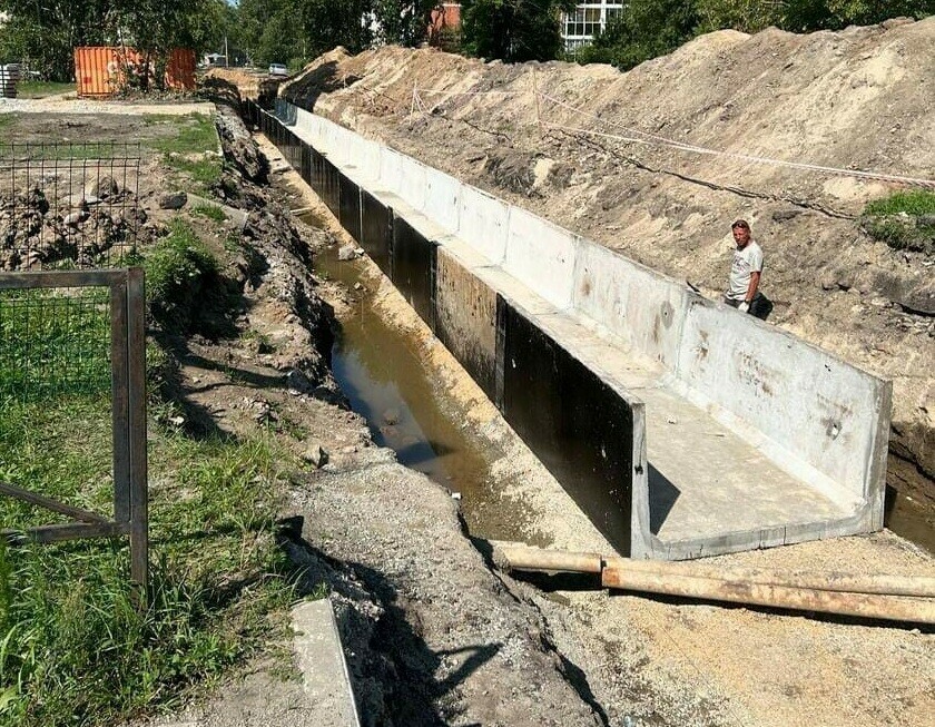 Придется испытывать неудобства еще месяц почему в Благовещенске вовремя не устранили раскопки на дороге