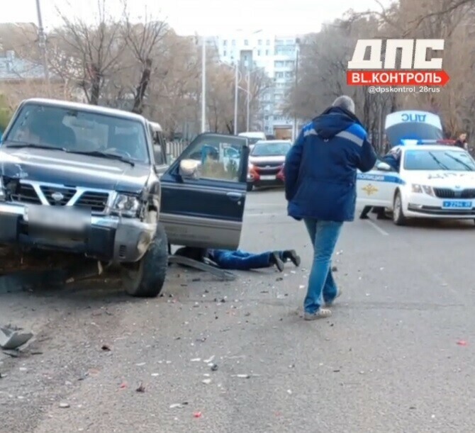 Соцсети в центре Благовещенска серьезное ДТП виновник в состоянии опьянения фото