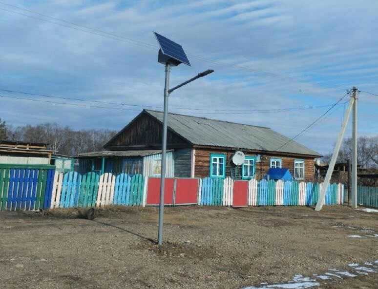 Амурские села начали оснащать солнечными батареями для уличного освещения чтобы люди не переезжали в город