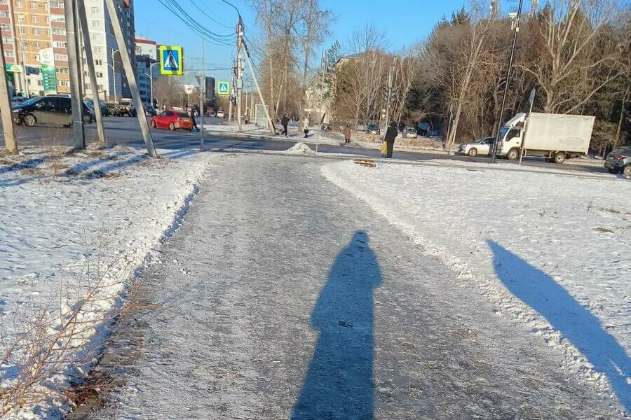 Пешком нереально можно катиться благовещенцы жалуются на гололед фото