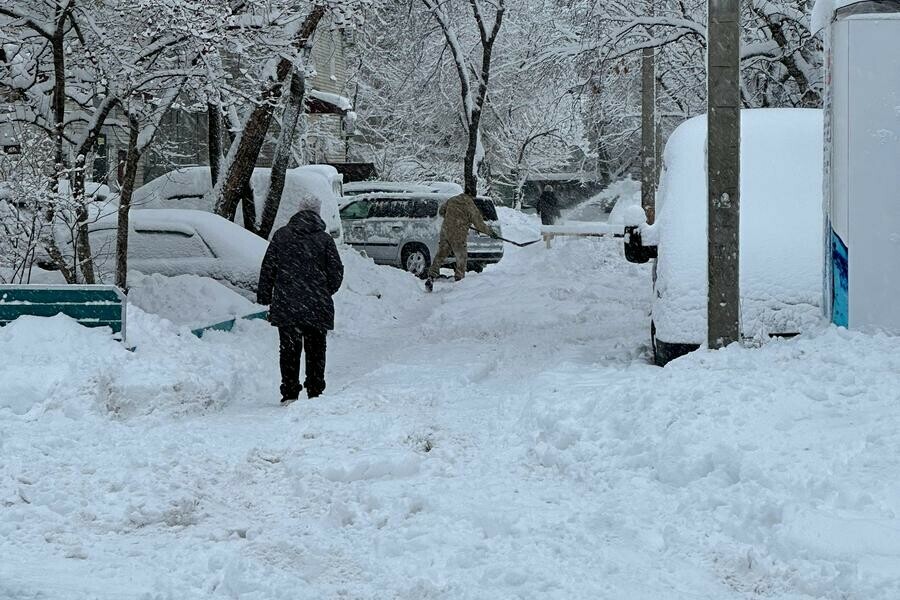 Сильнейший за всю историю снегопад накрыл Благовещенск за месяц уже выпало 443  осадков от нормы 