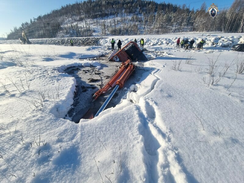 Трагедия на севере Приамурья рядом с Тындой утонул экскаватор тело водителя до сих пор не могут найти