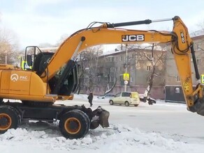 Мэр Благовещенска проехал по немагистральным улицам и проверил качество уборки Что сказал