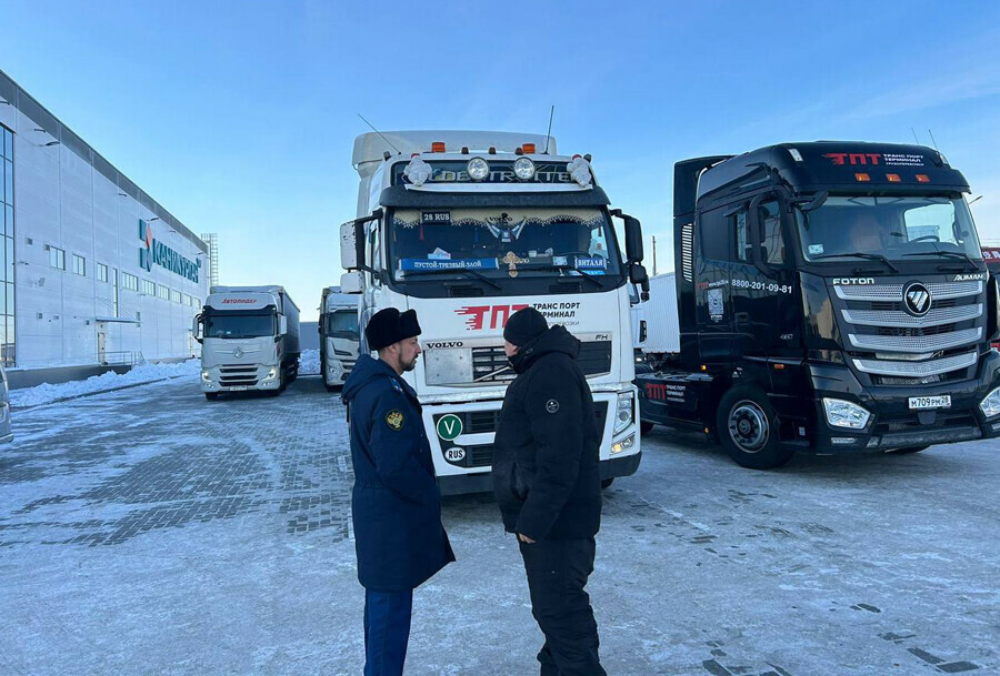 Благовещенская прокуратура проверяет почему у МАПП КаниКурган возникла огромная очередь из фур