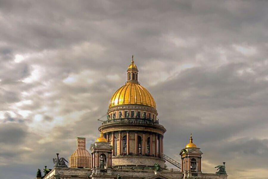 О чем мечтают в новогодние каникулы жители Благовещенска