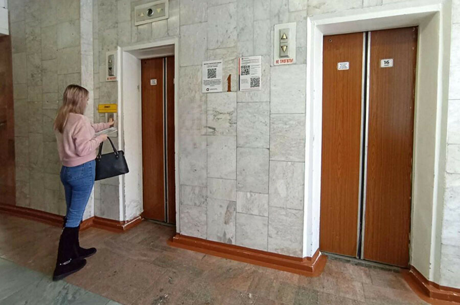 В Амурской областной поликлинике обновят одновременно три лифта