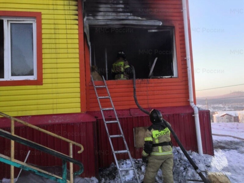 Четверо в больнице Стали известны подробности пожара в многоквартирном доме в Тынде где эвакуировали жильцов