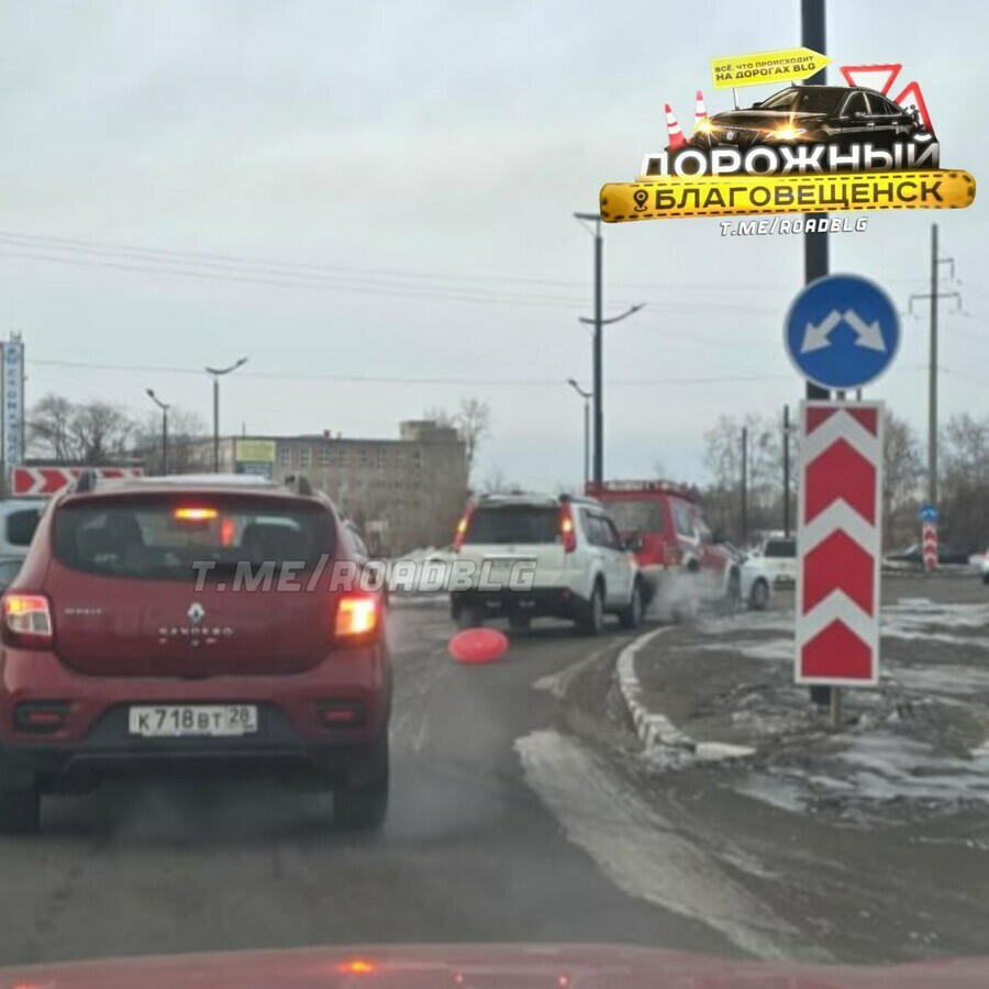 В Благовещенске на Калининском кольце изза ДТП затруднено движение