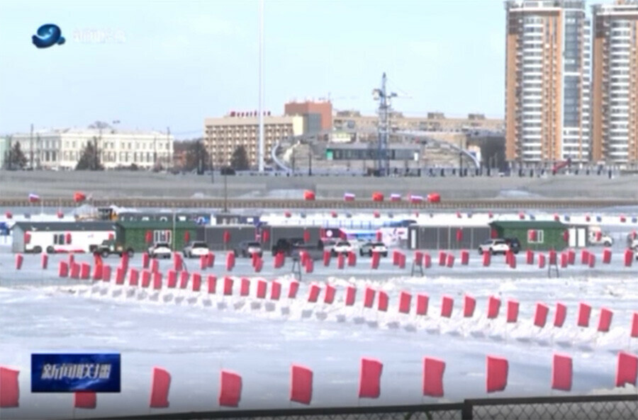 Чиновники из Хэйхэ на своей стороне проверили готовность к зимнему фестивалю на Амуре видео