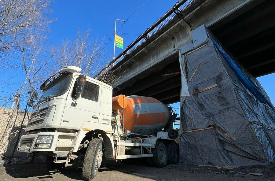 В Белогорске движение транспорта придется останавливать изза ремонта аварийного путепровода