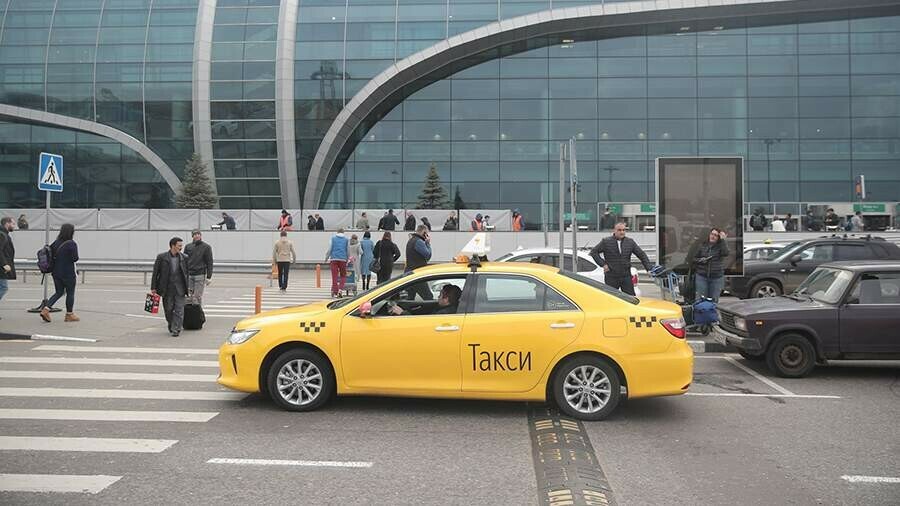 В московских аэропортах в марте изменятся правила заказа такси