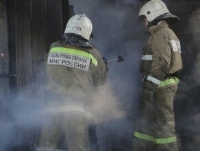 В Белогорске горел жилой дом а в Шимановске  гараж